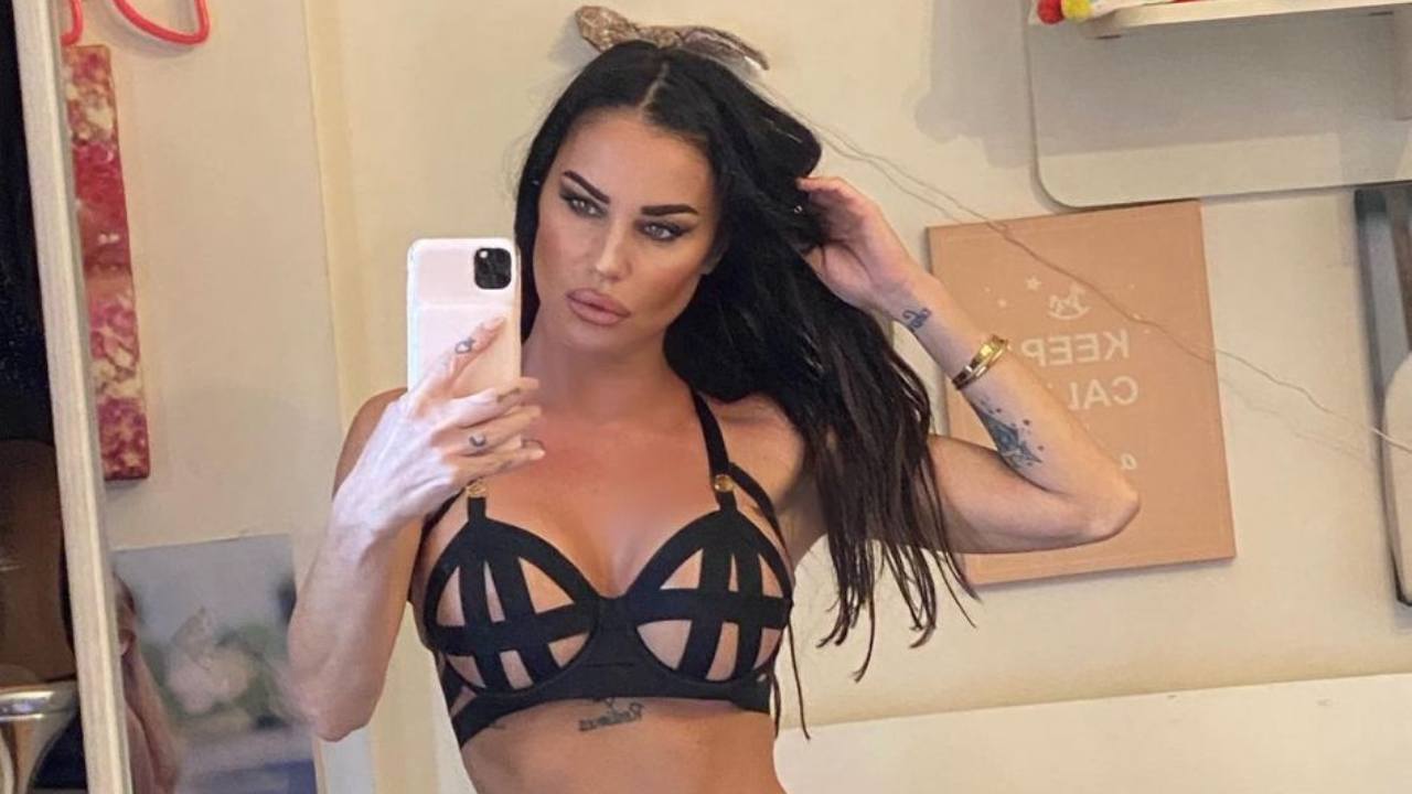 Antonella Mosetti in intimo fa impazzire il web