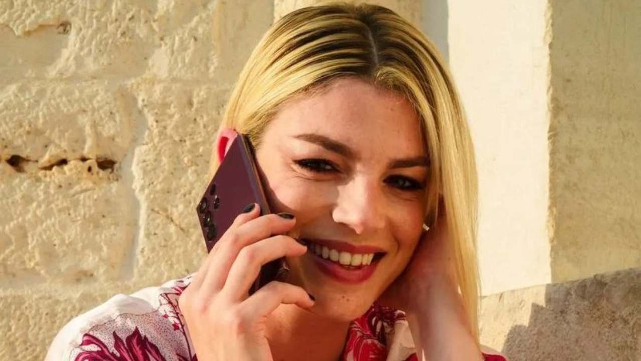 Emma Marrone, il fratello ha giurato come vigile del fuoco