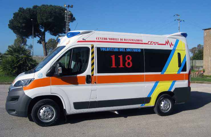 Ambulanza bimbo vittima bus
