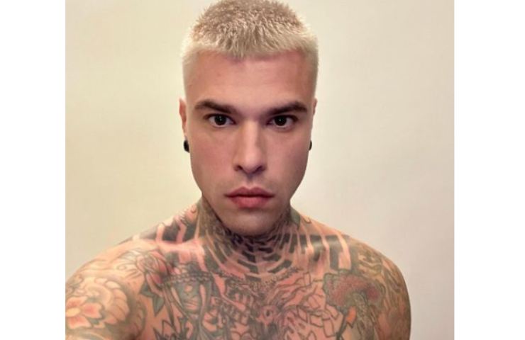 Fedez colpo di testa