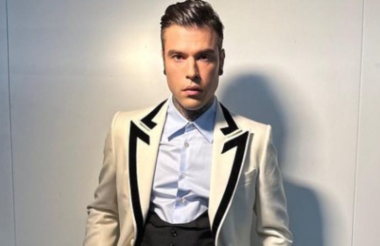 Fedez crisi mezza età gesto