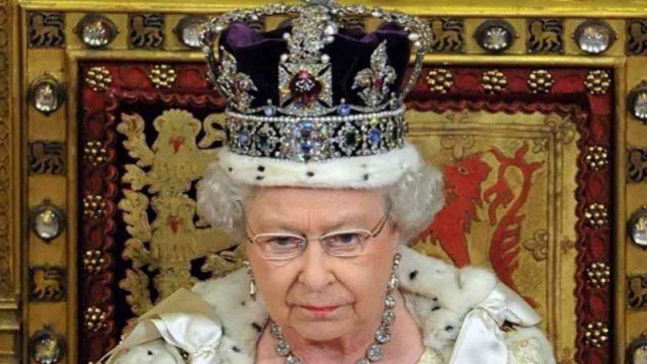 Queen Elizabeth compianta regina