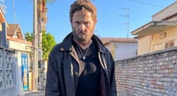 Enzo Salvi, il noto attore piange una grave perdita: non sa se ce la farà senza