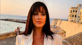 “Wow, fermate il mondo”: Claudia Ruggeri, visione spaziale sul fondoschiena – FOTO
