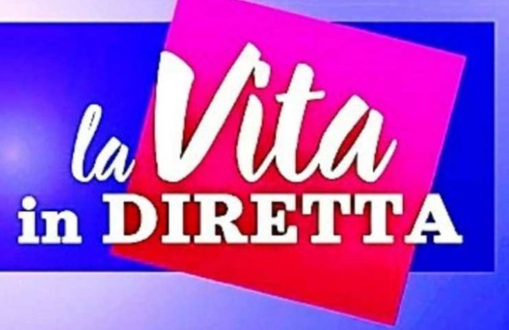 strappato il microfono all'inviata del Festival di Sanremo