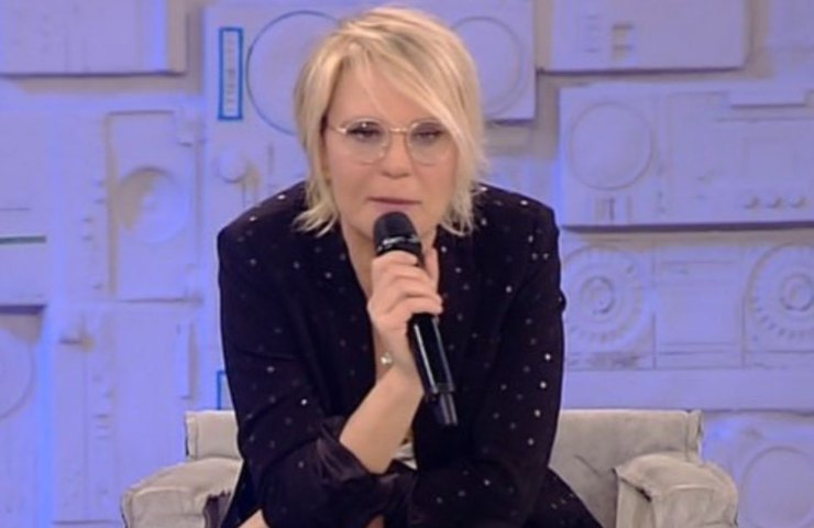 Maria De Filippi decisione importante ad Amici il serale