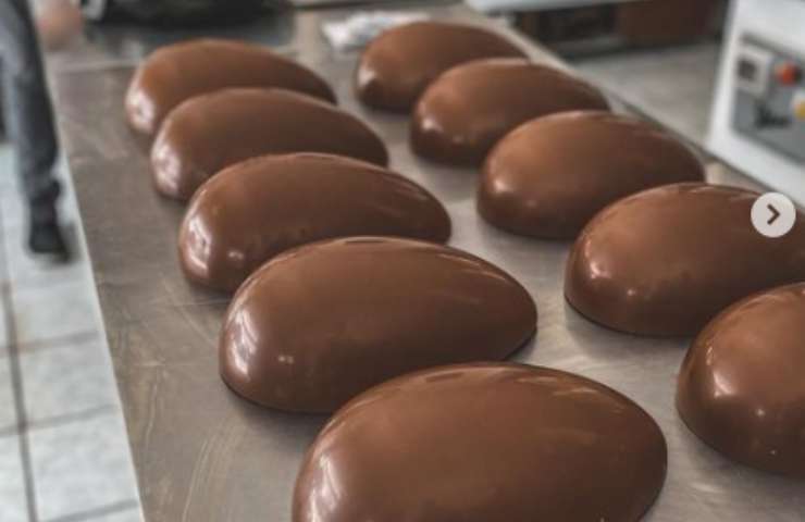 Produzione uova di cioccolato