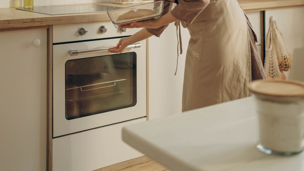 Guida della pulizia del forno